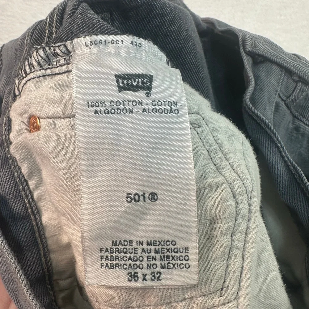 Levi's 501 Jeans Mens 36x32 Gray Bleach splattered‎ Straight Leg Button Original